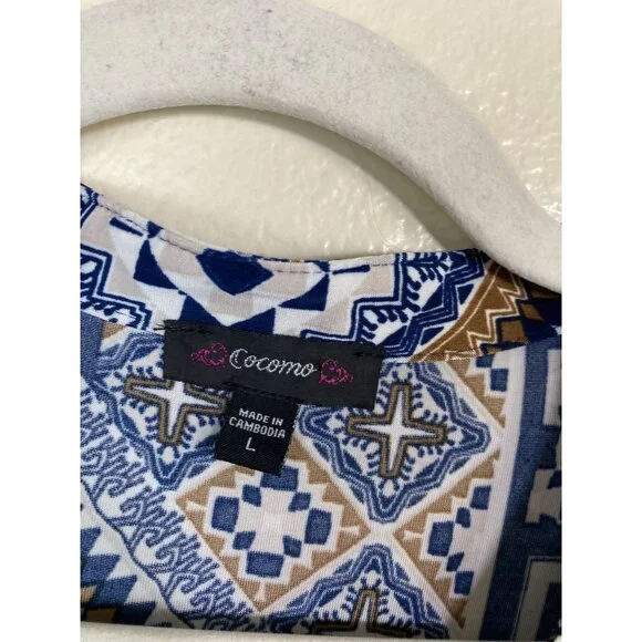 SOLD💙Cocomo Top Women Size Large Blue White Geometric Blouse Stretch 3/4 Sleeves - Picture 10 of 16